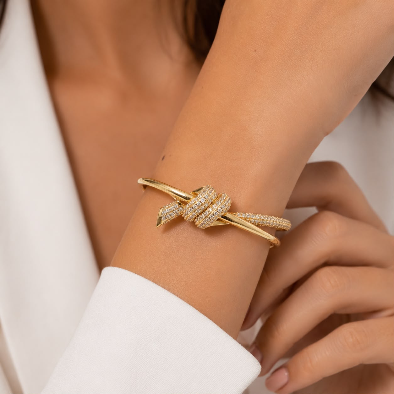 Bracelete Laço Duplo Cravejado