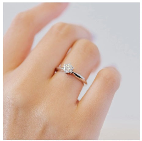 ANEL SOLITÁRIO MOISSANITE - PRATA 925 E BANHO DE RÓDIO BRANCO