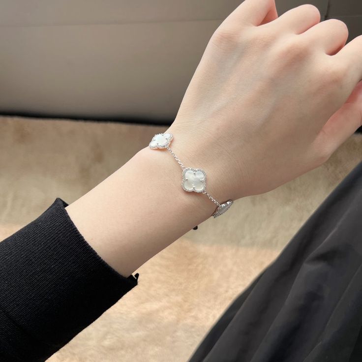 Pulseira Trevo Pequeno - Madre Pérola - Prata 925
