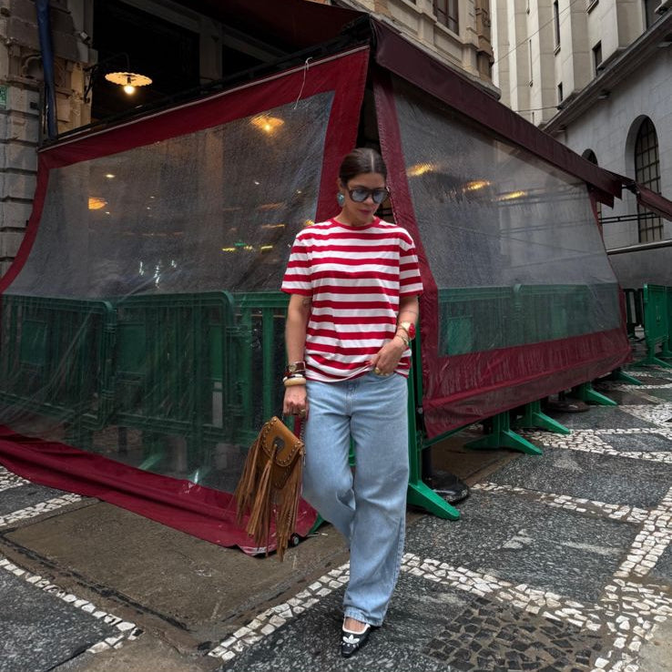 T-SHIRT - LISTRAS VERMELHAS