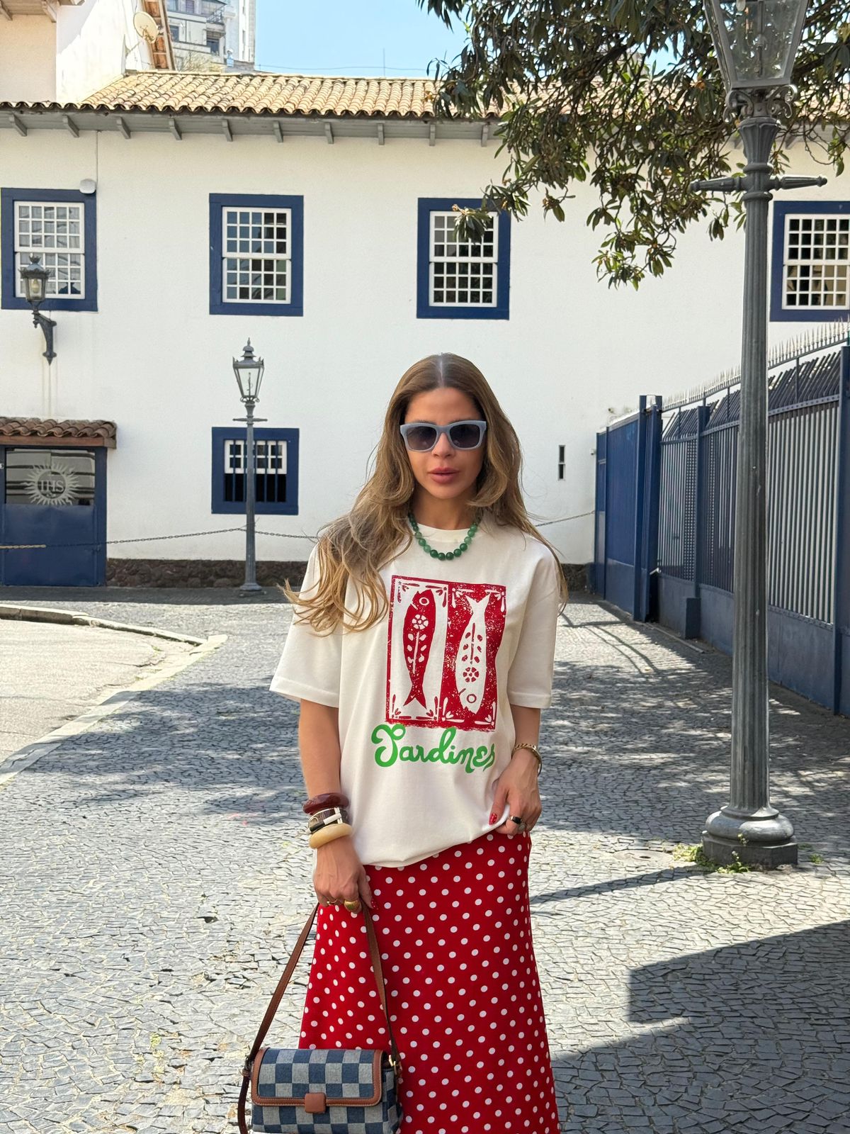 T-SHIRT SARDINHA MOLDURA VERMELHA