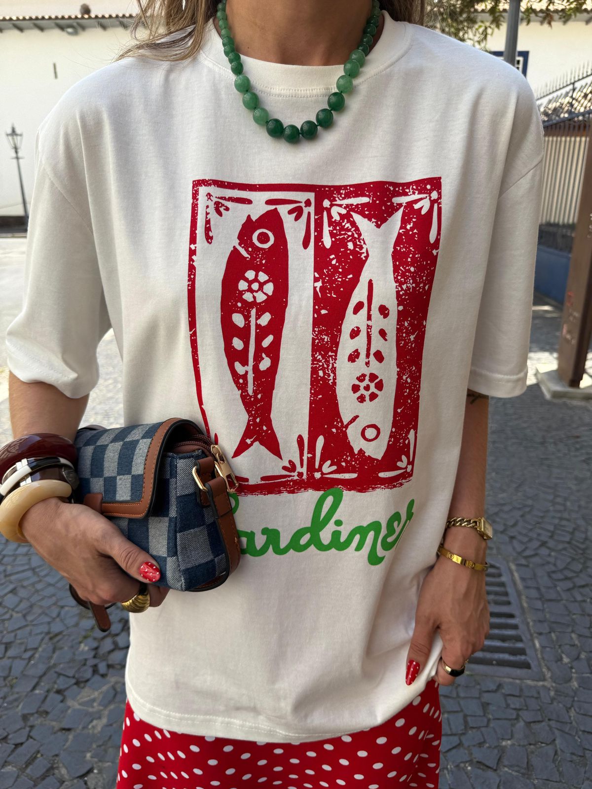 T-SHIRT SARDINHA MOLDURA VERMELHA